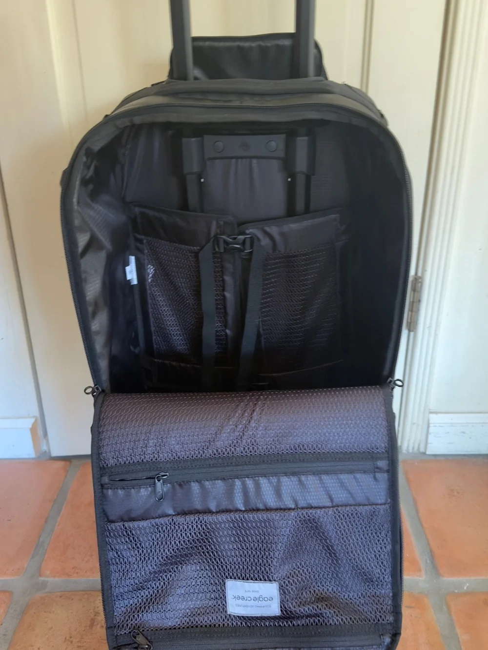 NEW Eagle Creek Tarmac XE 65L 2-Wheel Suitcase | Black